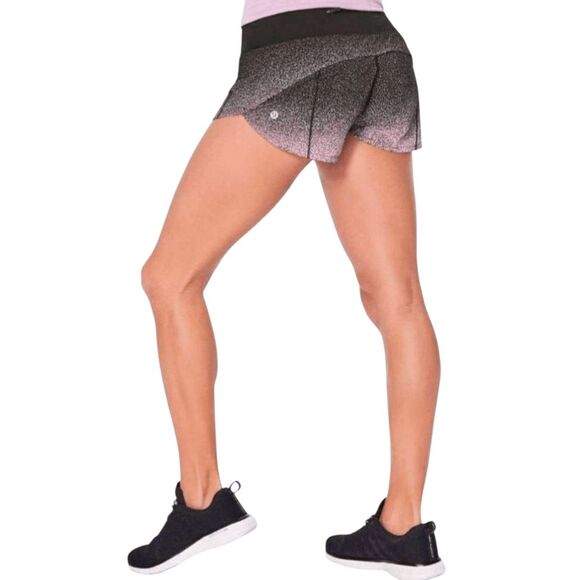 LULULEMON ATHLETICA Speed Up Short 2.5' (Low Rise) Size 4 - Picture 2 of 6